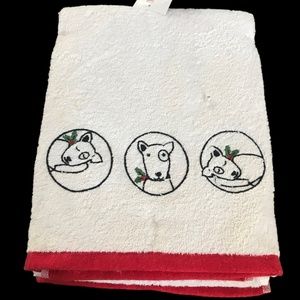 1 Bath Towel with 3 dogs.